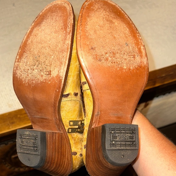 Corral Distressed Tan Heeled Boots - Picture 6 of 7